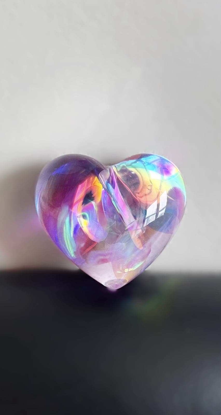 Luz do Coração by Anny Schäfer, resin heart, 10 cm